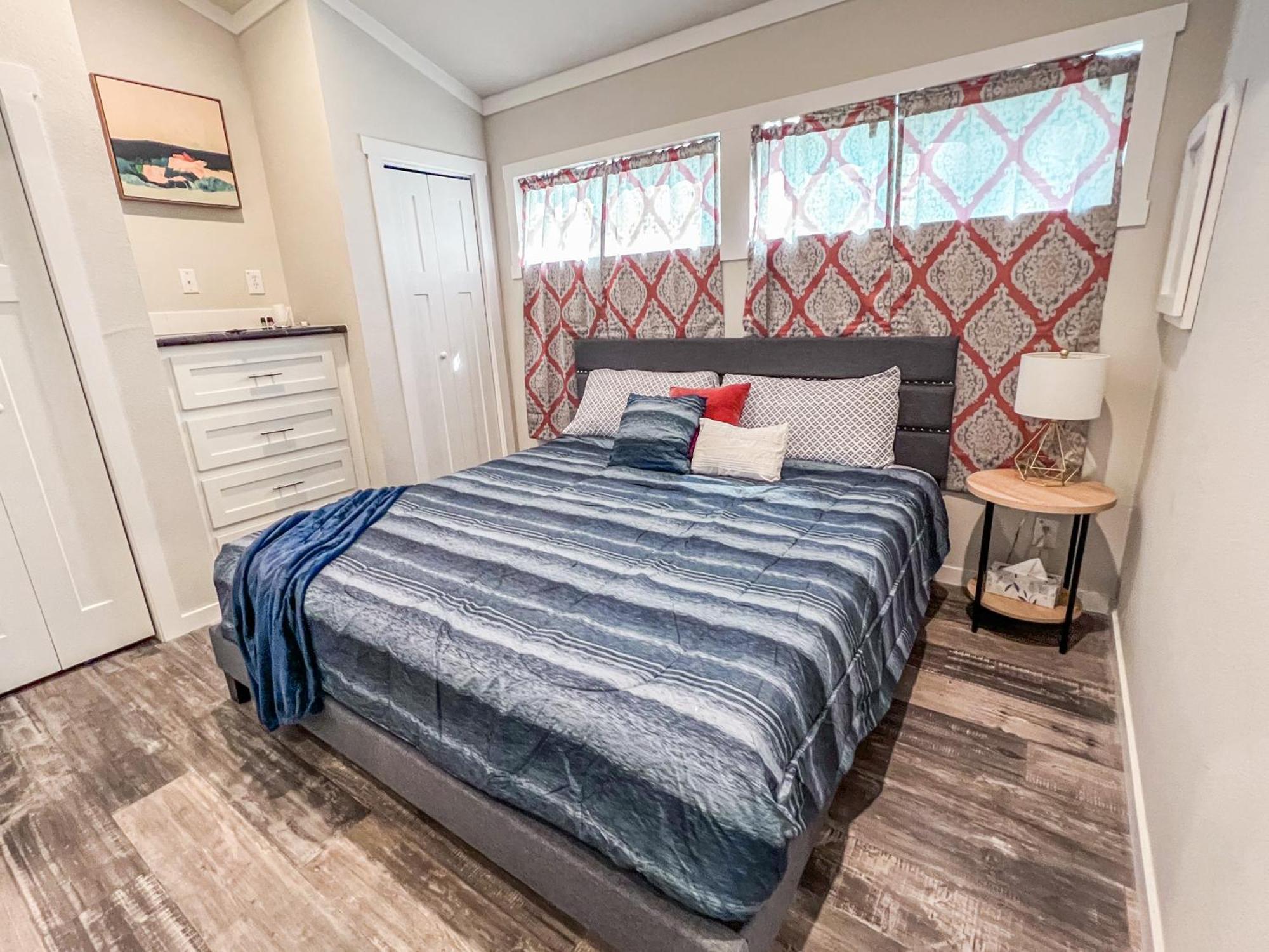 Private Tiny Home Royal Ridge Getaway Экстерьер фото